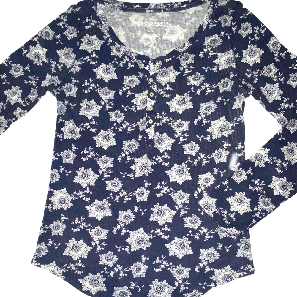 Aeropostale navy floral thermal top size large